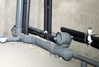 Разводка пластиковых стояков и труб канализации в квартире